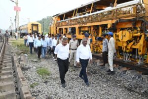 निरीक्षण करते जीएम 