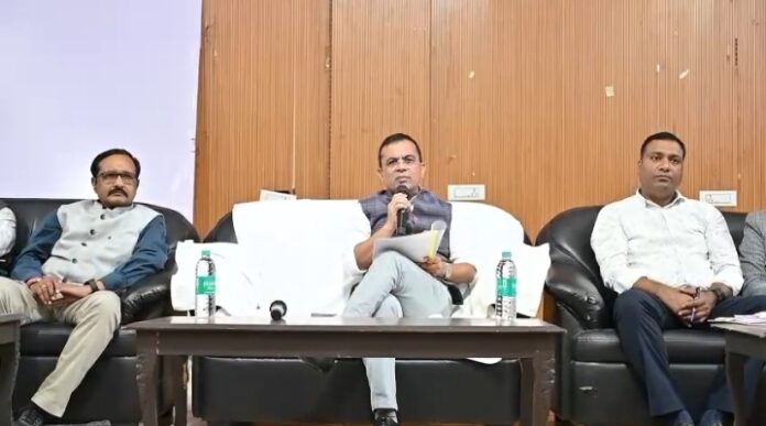 Screenshot_20251206_223017_WhatsAppBusiness